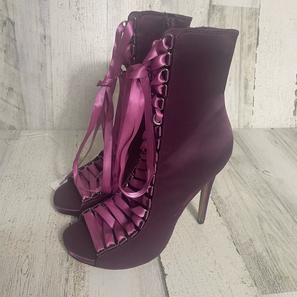 Steve Madden Fuego Corset Style Lace Up Heels Purple size 7.5 - Picture 1 of 10